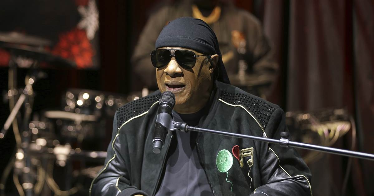 Stevie Wonder Tells Fans He Will Be Having A Kidney Transplant In September
