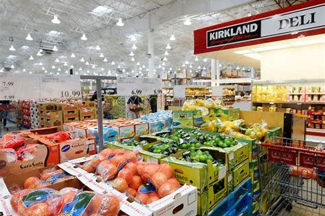 Starting Next Month Costco Is Banding All Non-Members From Eating In The Food Court