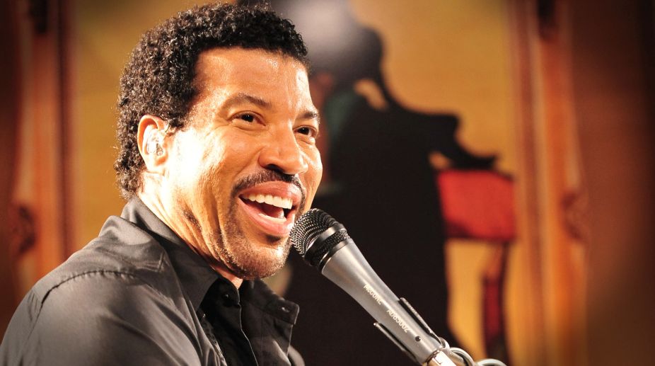 Lionel Richie Proposes A ‘We Are The World’ Remake For COVID-19 Aid