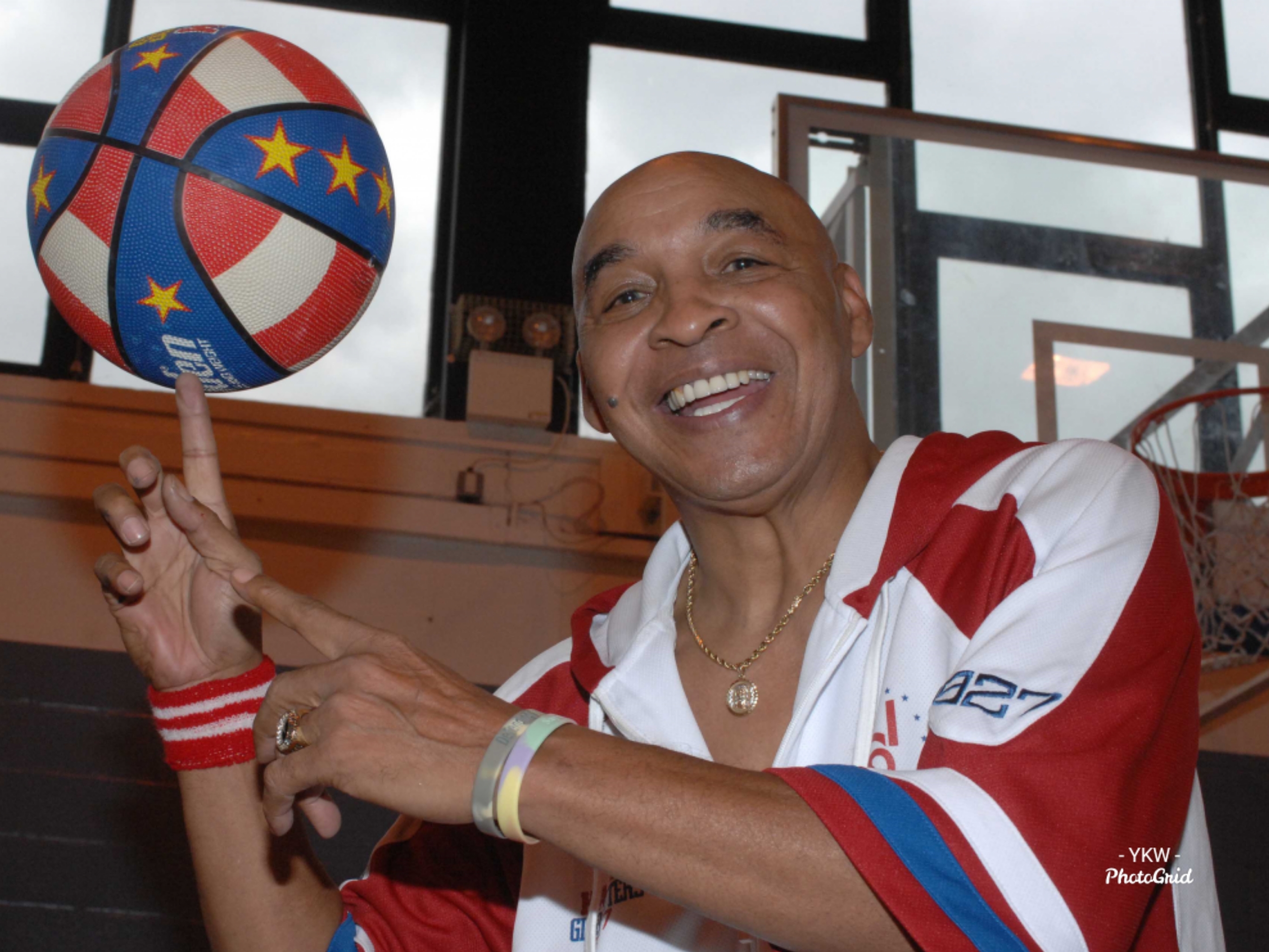 Harlem Globetrotters Star Fred ‘Curly’ Neal Dies At Age 77