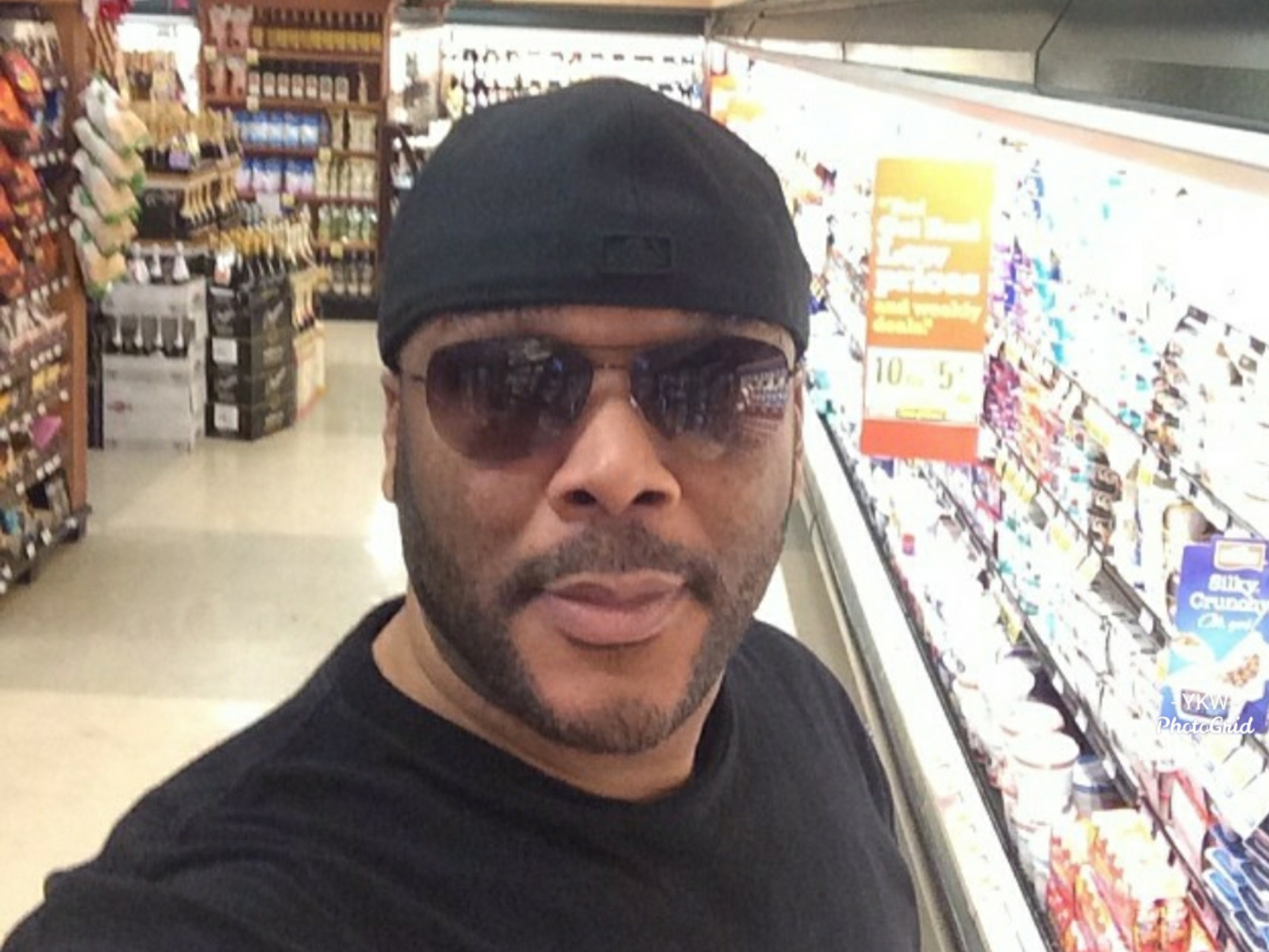Tyler Perry Surprised Winn-Dixie Shoppers In Louisiana By Paying For Their Groceries