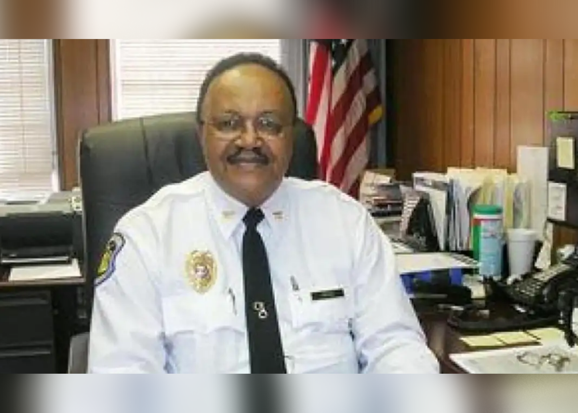 Retired Police Captain Fatally Shot After Responding To Pawn Shop Alarm During Looting