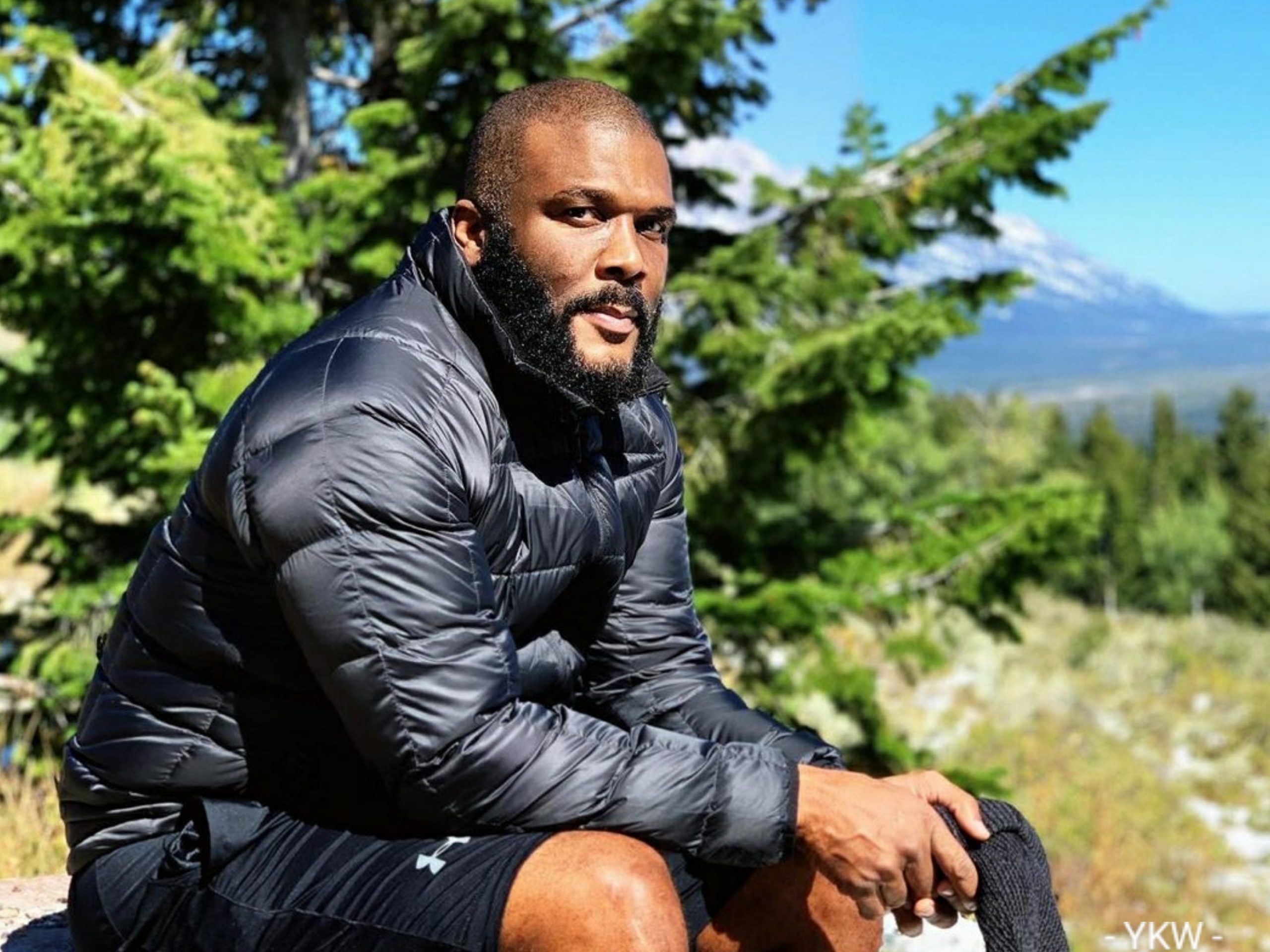 Tyler Perry Donates 5,000 Meals To Families In Need