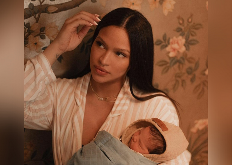 Cassie gives birth to baby girl.