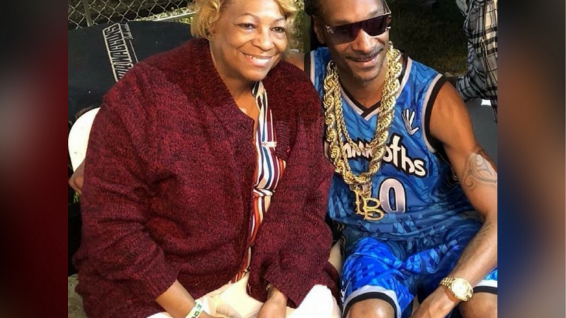 Snoop Dogg ask for prayers for mom.