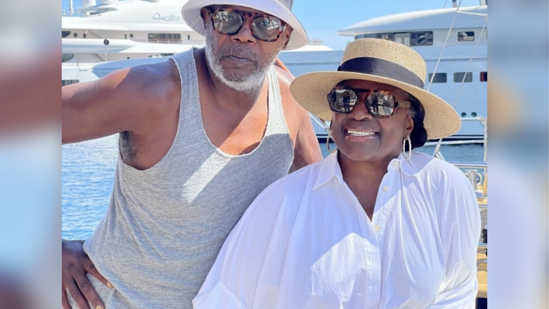 Samuel L. Jackson and wife donates to Spelman College.
