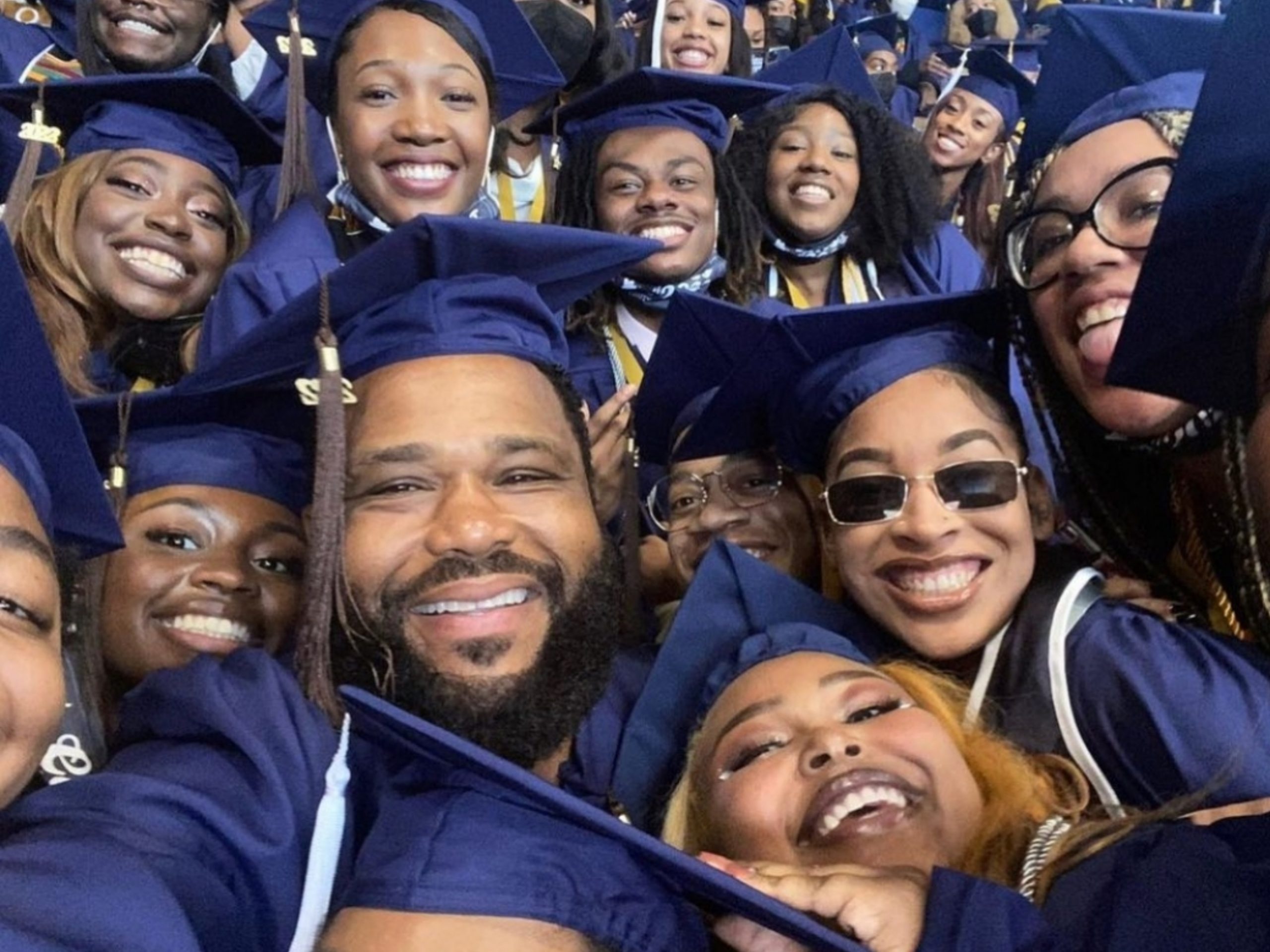 Anthony Anderson graduates.