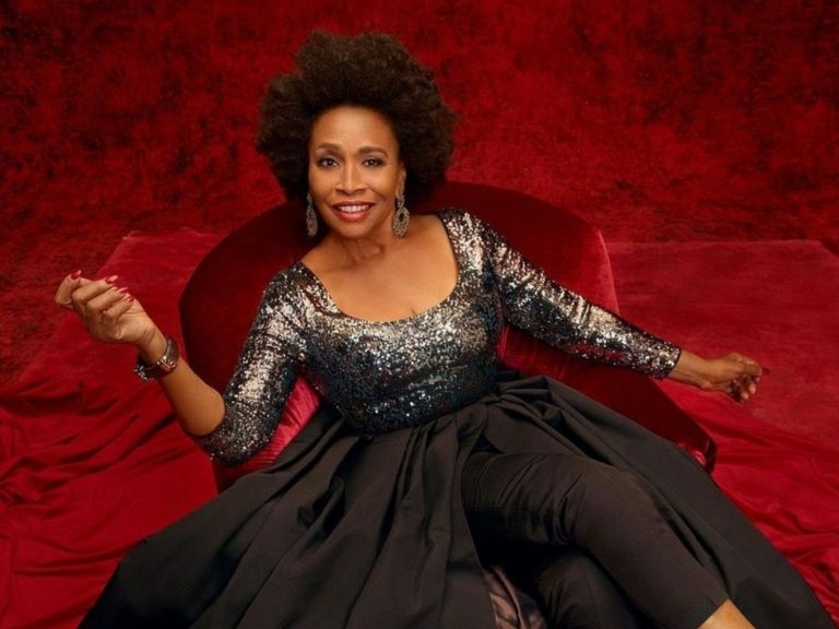 Jenifer Lewis gets Hollywood star.